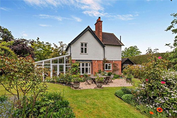 5 Bedroom Detached House For Sale In Andover Road, Newbury, Berkshire, RG14