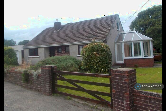 3 Bedroom Bungalow To Rent In New Road, Hook, SA62