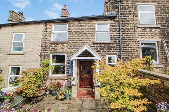 3 Bedroom Terraced House For Sale In Cross Cliffe, Glossop, Derbyshire, SK13