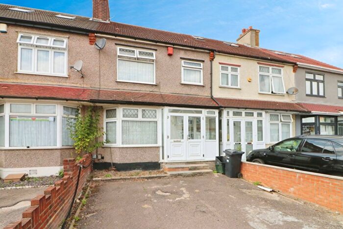 3 Bedroom Terraced House For Sale In Horns Road, Ilford, IG6