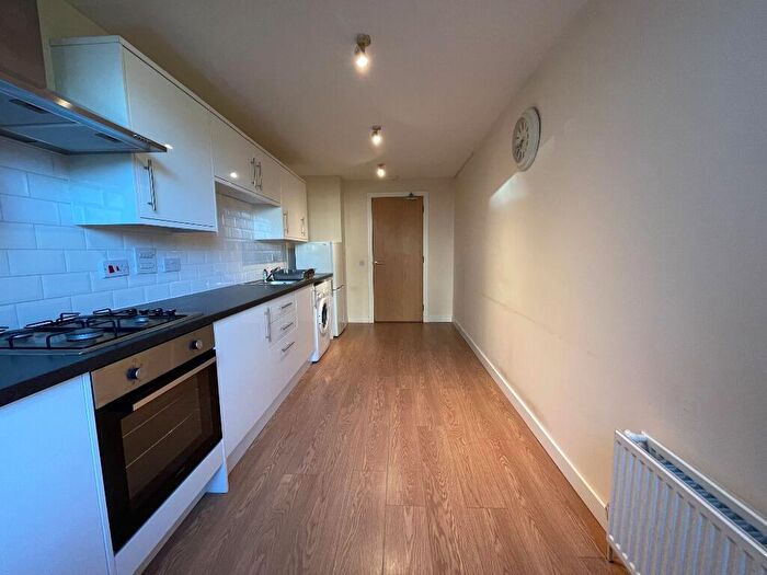 2 Bedroom Flat To Rent In Ritz Place, Glasgow, G5