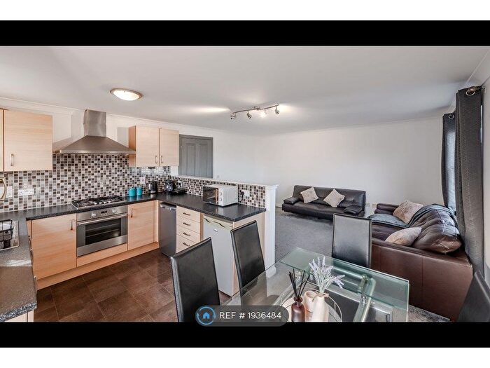 2 Bedroom Flat To Rent In Bughtlin Market, Edinburgh, EH12