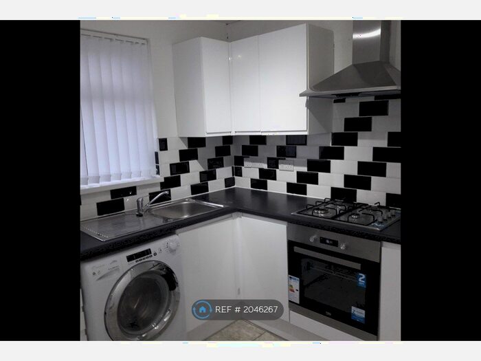 2 Bedroom Flat To Rent In Heathfield Road, Cardiff, CF14