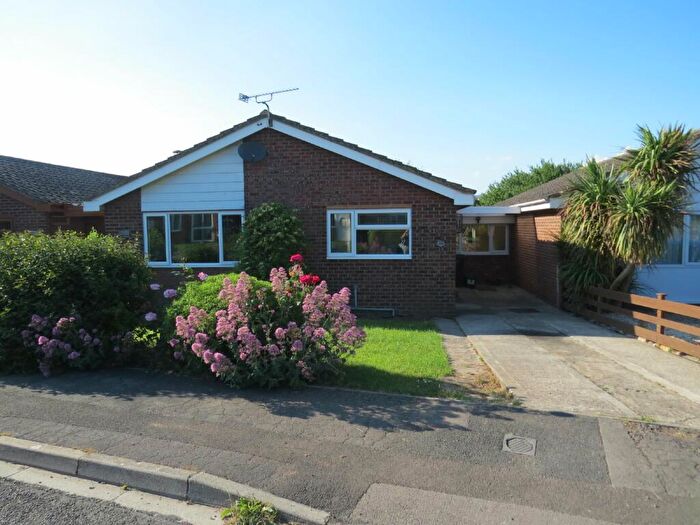 4 Bedroom Detached Bungalow To Rent In Moorcroft Road, Hutton, Weston-super-mare, North Somerset, BS24