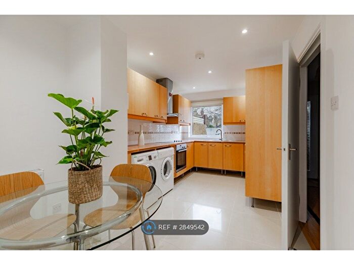 2 Bedroom End Of Terrace House To Rent In Spondon Road, London, N15