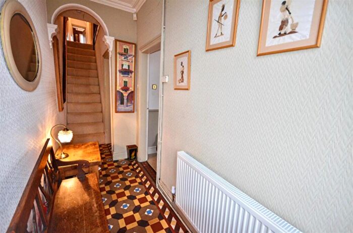 3 Bedroom Terraced House For Sale In Newcastle Road, Stone, ST15 - Photo 2