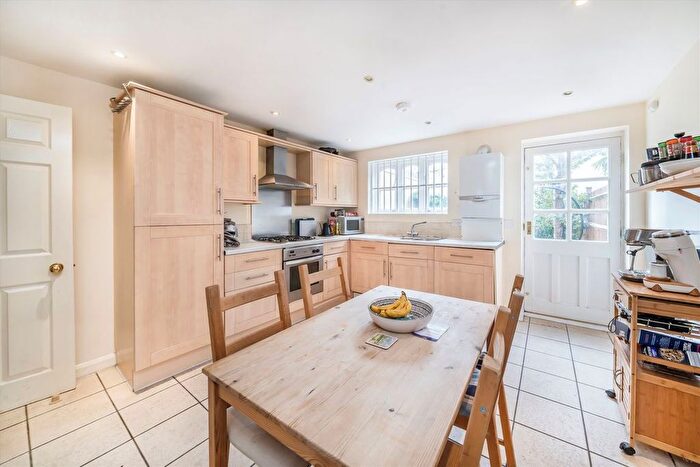 3 Bedroom Property For Sale In Castle Mews, Tooting, SW17