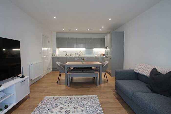 2 Bedroom Flat To Rent In Hatcham Street, London, SE26