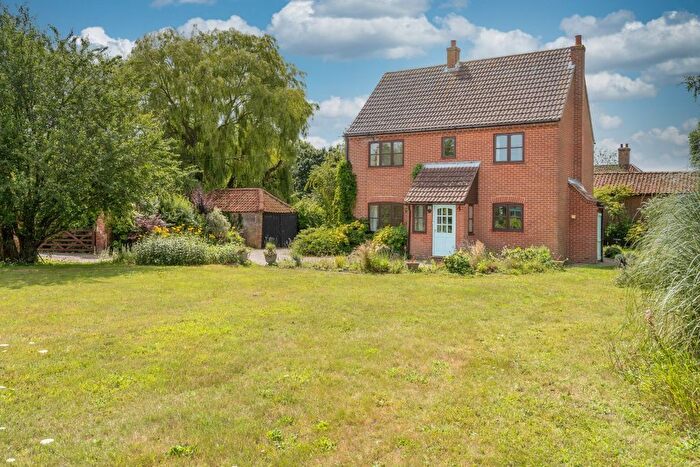 4 Bedroom Detached House For Sale In The Street, Somerleyton, NR32