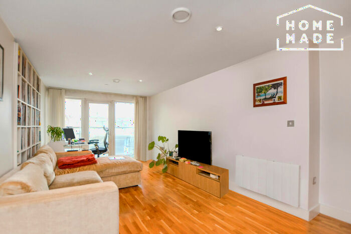 2 Bedroom Flat To Rent In Mizzen Mast House, SE18