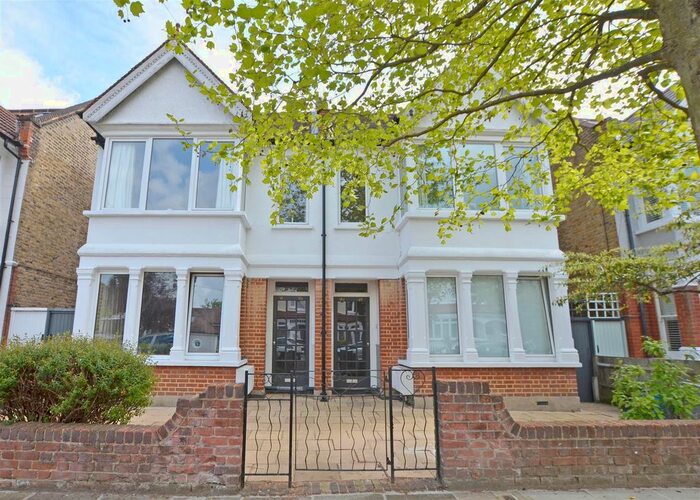 2 Bedroom Flat To Rent In Claremont Road, Teddington, TW11