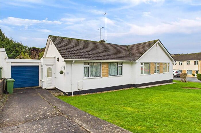 2 Bedroom Bungalow For Sale In Brookside, Paulton, Bristol, Somerset, BS39