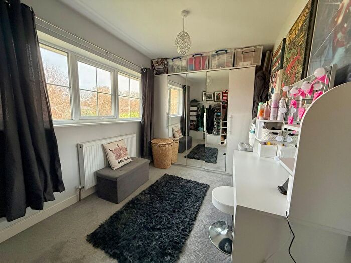 2 Bedroom Flat To Rent In Bede Court, Wakefield, West Yorkshire, WF1