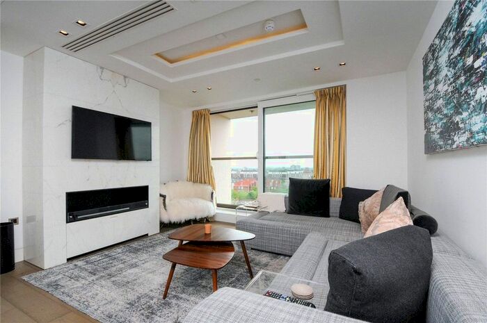 2 Bedroom Flat To Rent In Wolfe House, Kensington High Street, London, W14