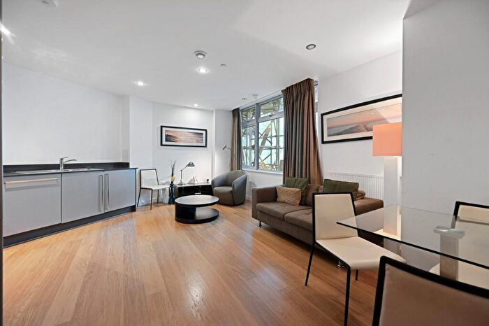 1 Bedroom Flat For Sale In Ross Way, Tower Hamelts, E14