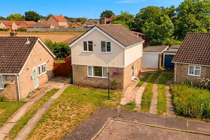 3 Bedroom Detached House For Sale In Links Close, Thurlton, Norwich, NR14