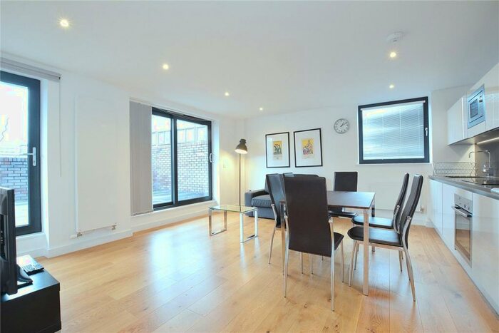 2 Bedroom Flat To Rent In Kingsland Road, London, E2