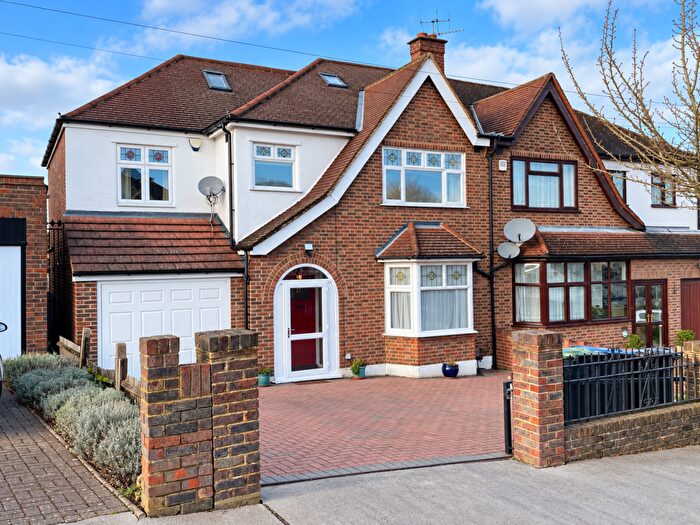 5 Bedroom Semi-Detached House To Rent In Convent Hill, SE19