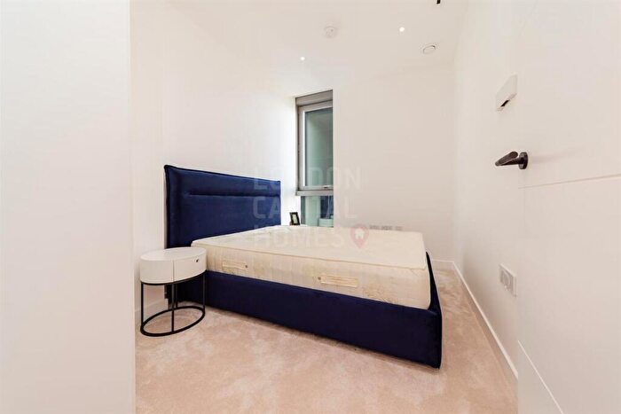 2 Bedroom Apartment To Rent In Valencia Tower, Bollinder Place, London, EC1V