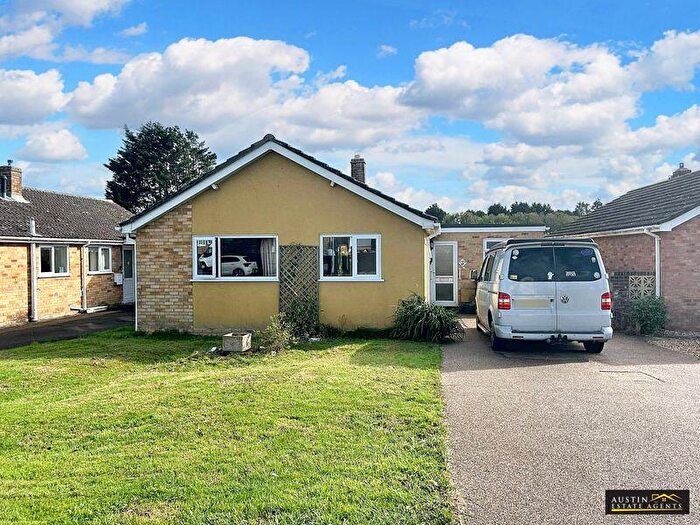 3 Bedroom Detached Bungalow For Sale In Chafeys Avenue, Southill, Weymouth, Dorset, DT4