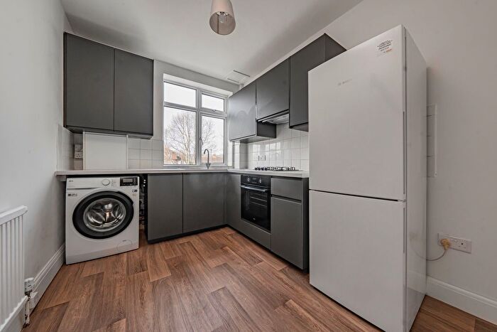 2 Bedroom Flat To Rent In North Orbital Road, Denham, UB9