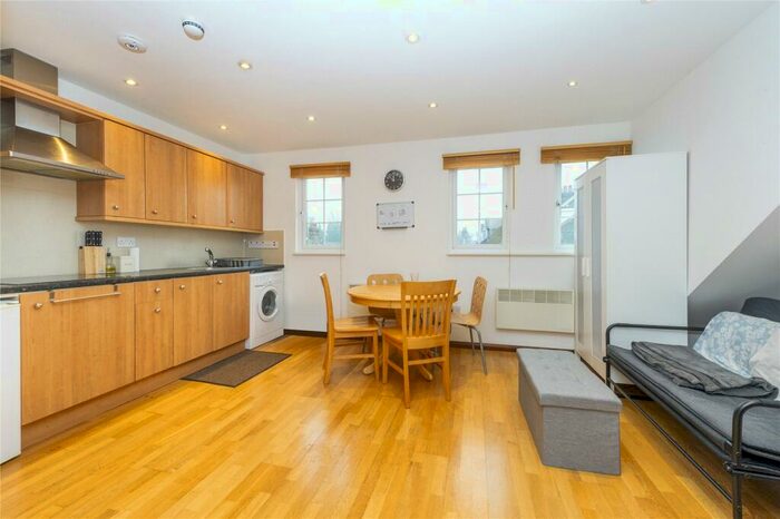 1 Bedroom Flat To Rent In Elm Grove, Cricklewood, NW2