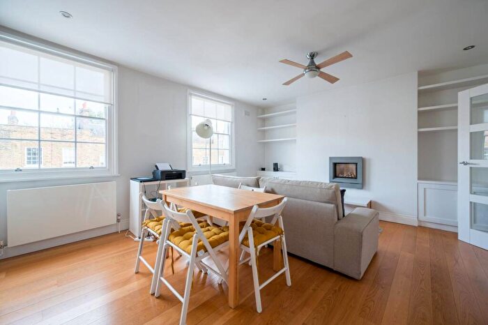 1 Bedroom Flat To Rent In Amwell Street, Clerkenwell, London, EC1R