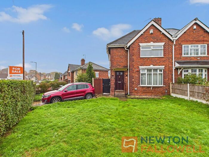 3 Bedroom Semi-Detached House For Sale In Victoria Avenue, Walsall, WS3