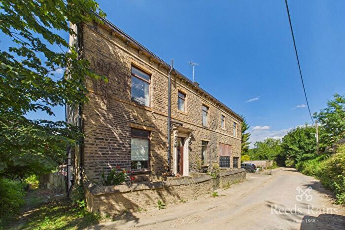 4 Bedroom Detached House For Sale In Brackenbed Grange, Halifax, West Yorkshire, HX2