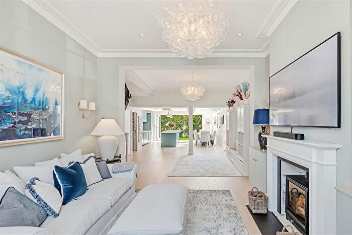4 Bedroom Terraced House For Sale In Harbledown Road, London, SW6