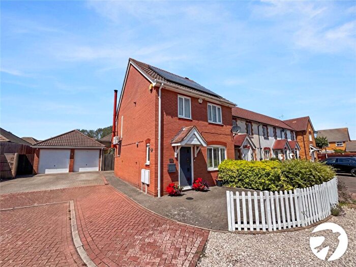 3 Bedroom Detached House For Sale In Clement Close, Milton Regis, Sittingbourne, Kent, ME10