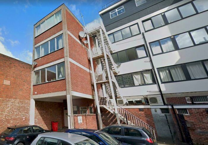 Studio To Rent In Arundel Street, PO1