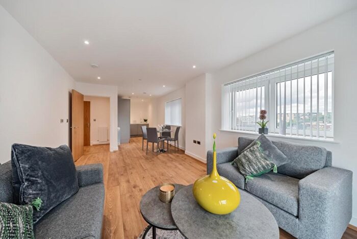 2 Bedroom Flat To Rent In Mast Quay London, SE18