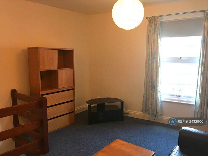 1 Bedroom Flat To Rent In Old Road, Leighton Buzzard, LU7