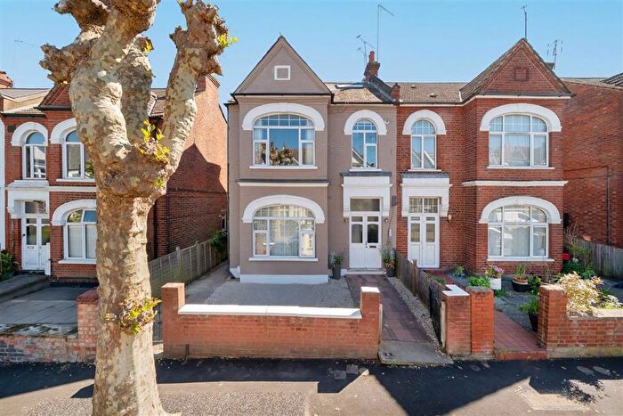 1 Bedroom Flat For Sale In Cranhurst Road, Willesden Green, NW2