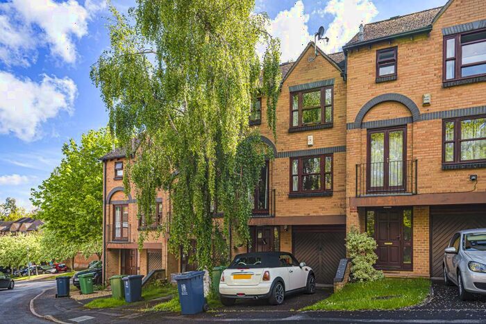 2 Bedroom Town House To Rent In Green Ridges, Headington, OX3