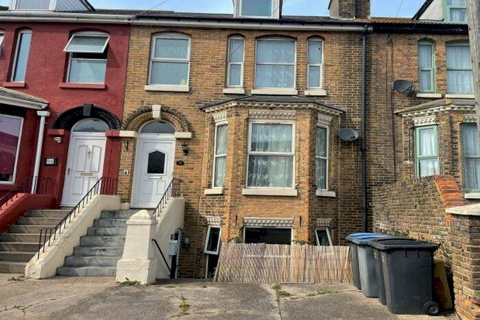 1 Bedroom Flat To Rent In Folkestone Road, Dover, CT17