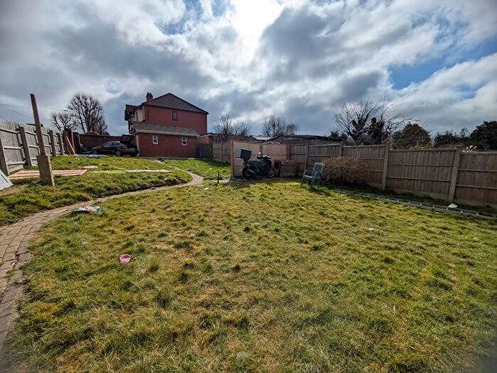 1 Bedroom Flat To Rent In Dorset Avenue, Romford, RM1