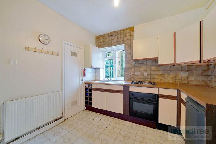 1 Bedroom Flat For Sale In Burnham Court, Brent Street, NW4