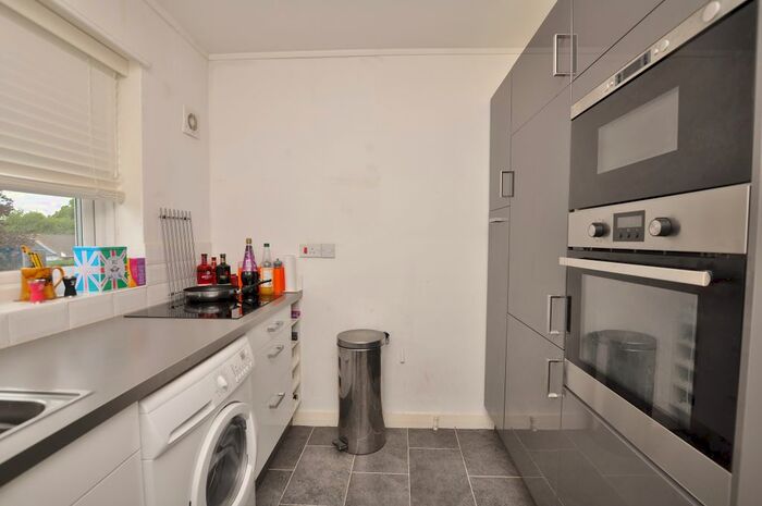 1 Bedroom Flat To Rent In Wilderness Road, Onslow Village, Guildford GU2