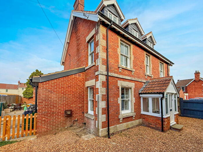 5 Bedroom Detached House For Sale In Westbury Road, Yarnbrook, Trowbridge, BA14