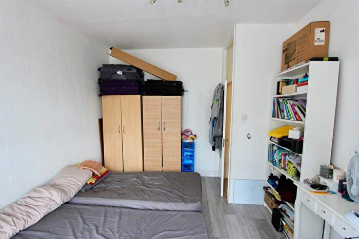 1 Bedroom Flat To Rent In Colvin Road, London, E6