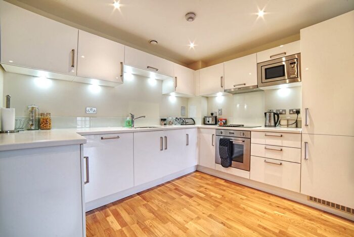 1 Bedroom Flat To Rent In Arc House, Maltby Street, SE1