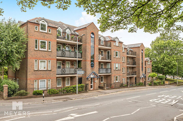 2 Bedroom Apartment For Sale In The Grove, Dorchester, DT1