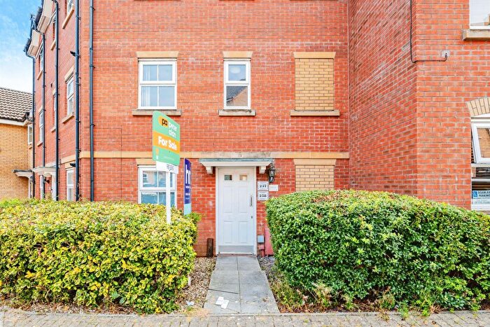 2 Bedroom Flat For Sale In Longacres, Bridgend, CF31