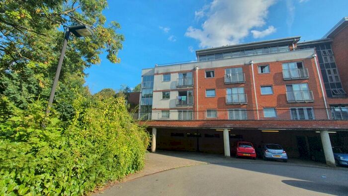 1 Bedroom Apartment For Sale In Slough, SL1