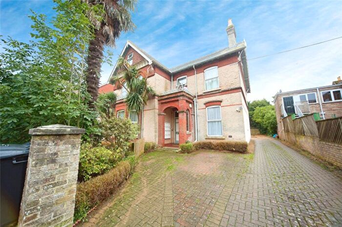1 Bedroom Flat For Sale In Kirtleton Avenue, Weymouth, Dorset, DT4
