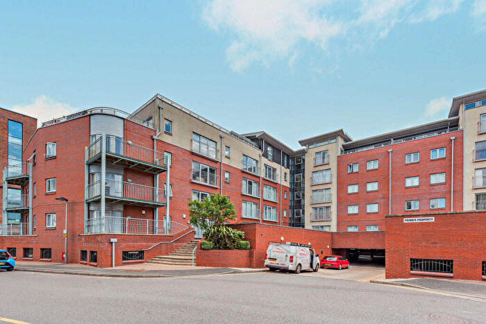 2 Bedroom Flat For Sale In Queens Road, Chester, CH1