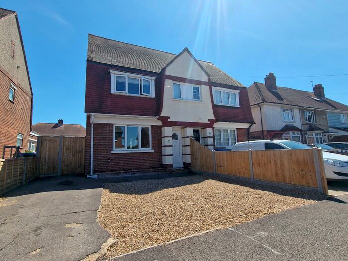 2 Bedroom Semi-Detached House To Rent In Acacia Road, Merryoak, SO19