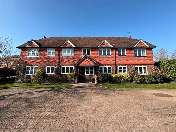 2 Bedroom Apartment For Sale In Beavers Close, The Lodge Beavers Close, GU9